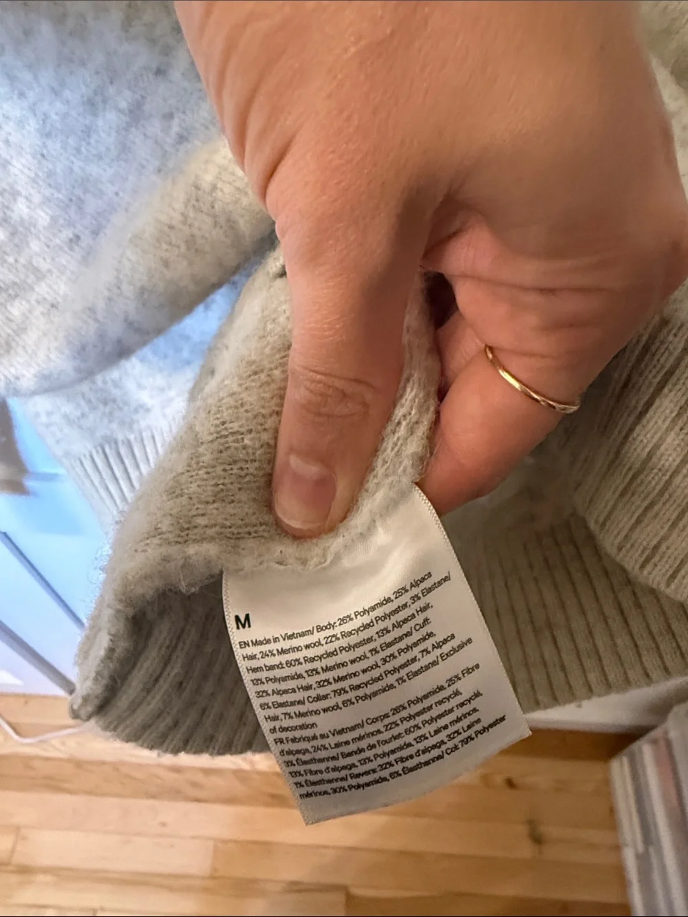 Lululemon Athletica Alpaca Wool-Blend V-Neck Sweater in Heathered Light Grey Med